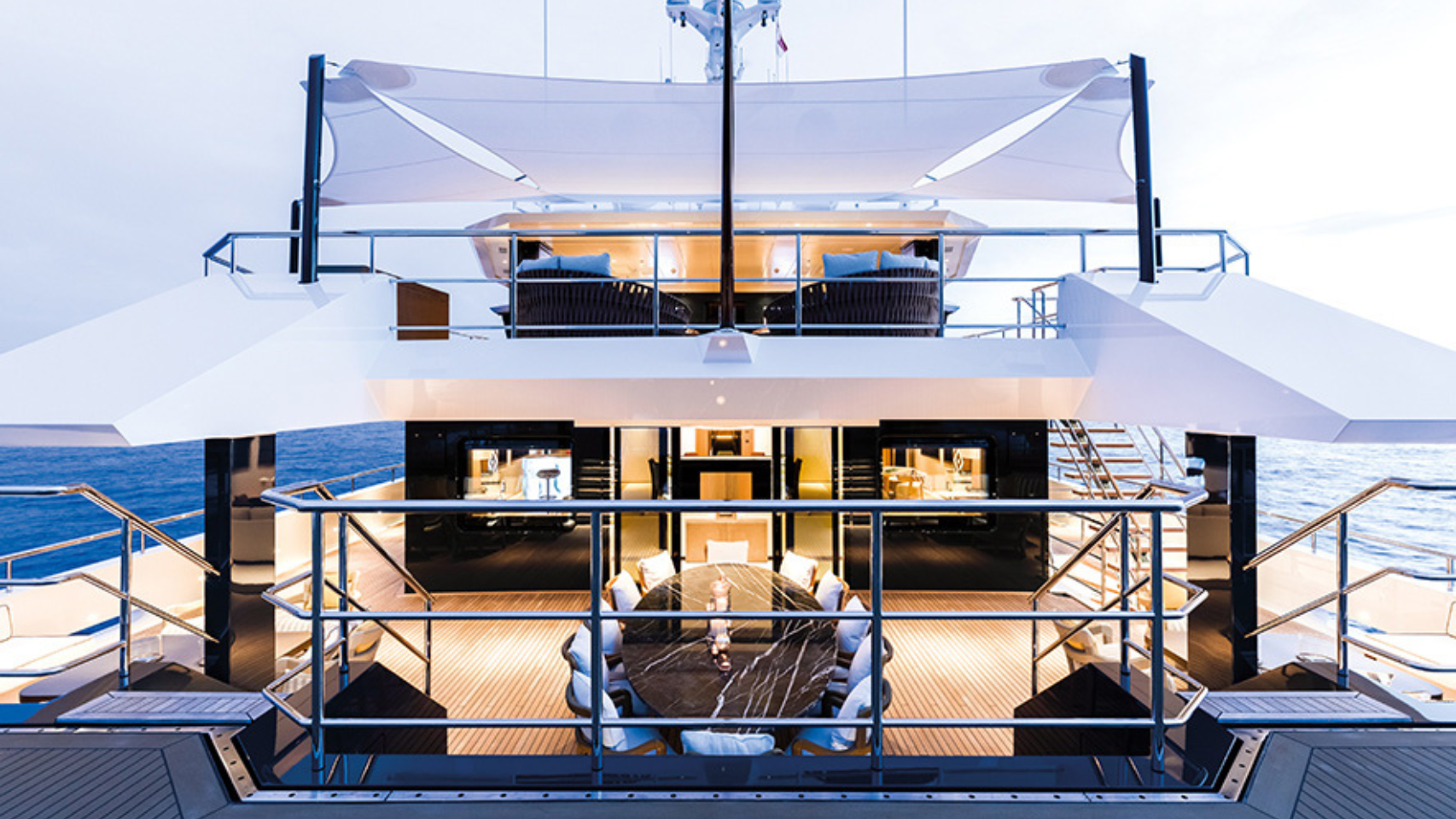 La Datcha expedition yacht