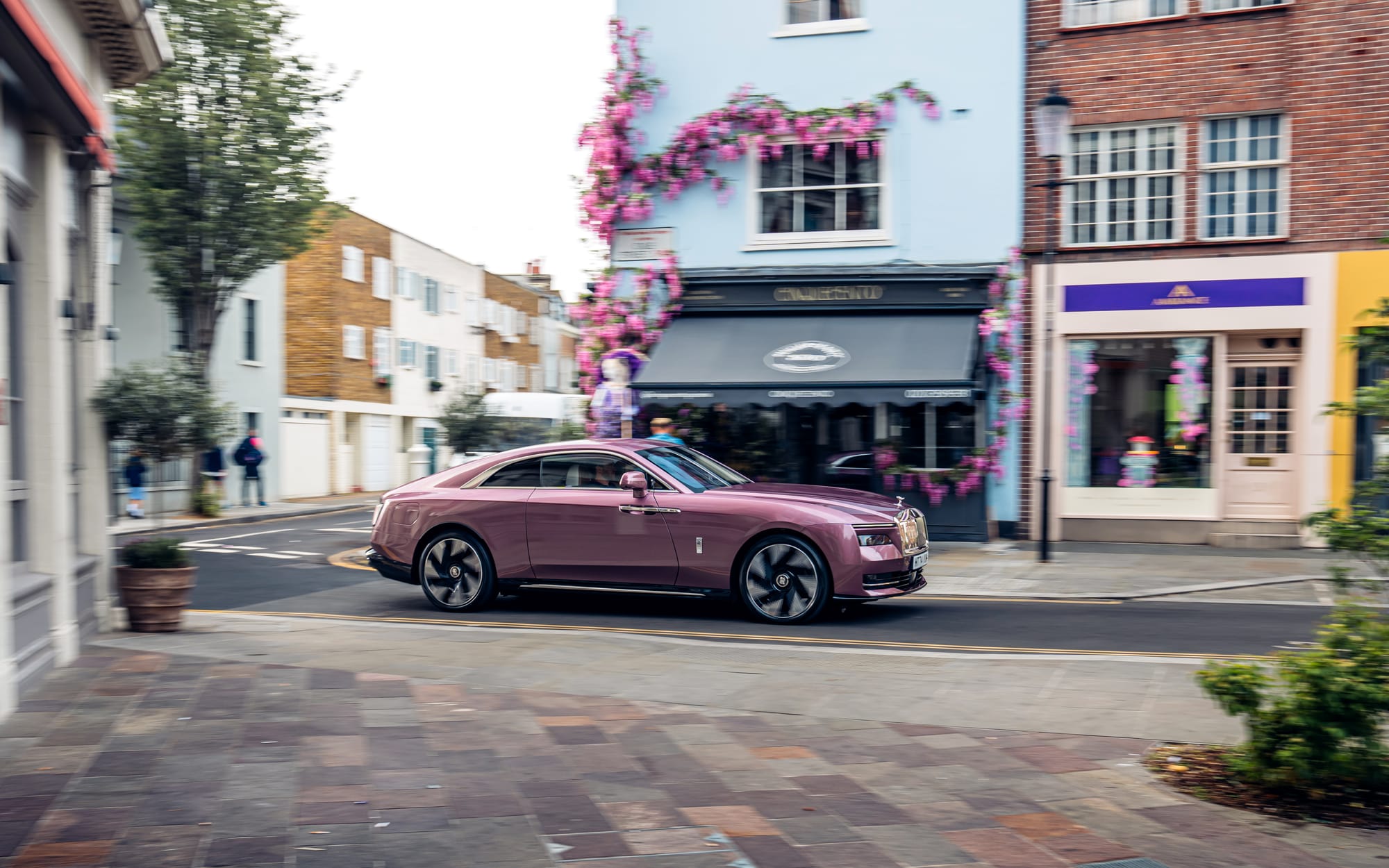 Rolls-Royce Reveals Bespoke Spectre at Chelsea Bloom