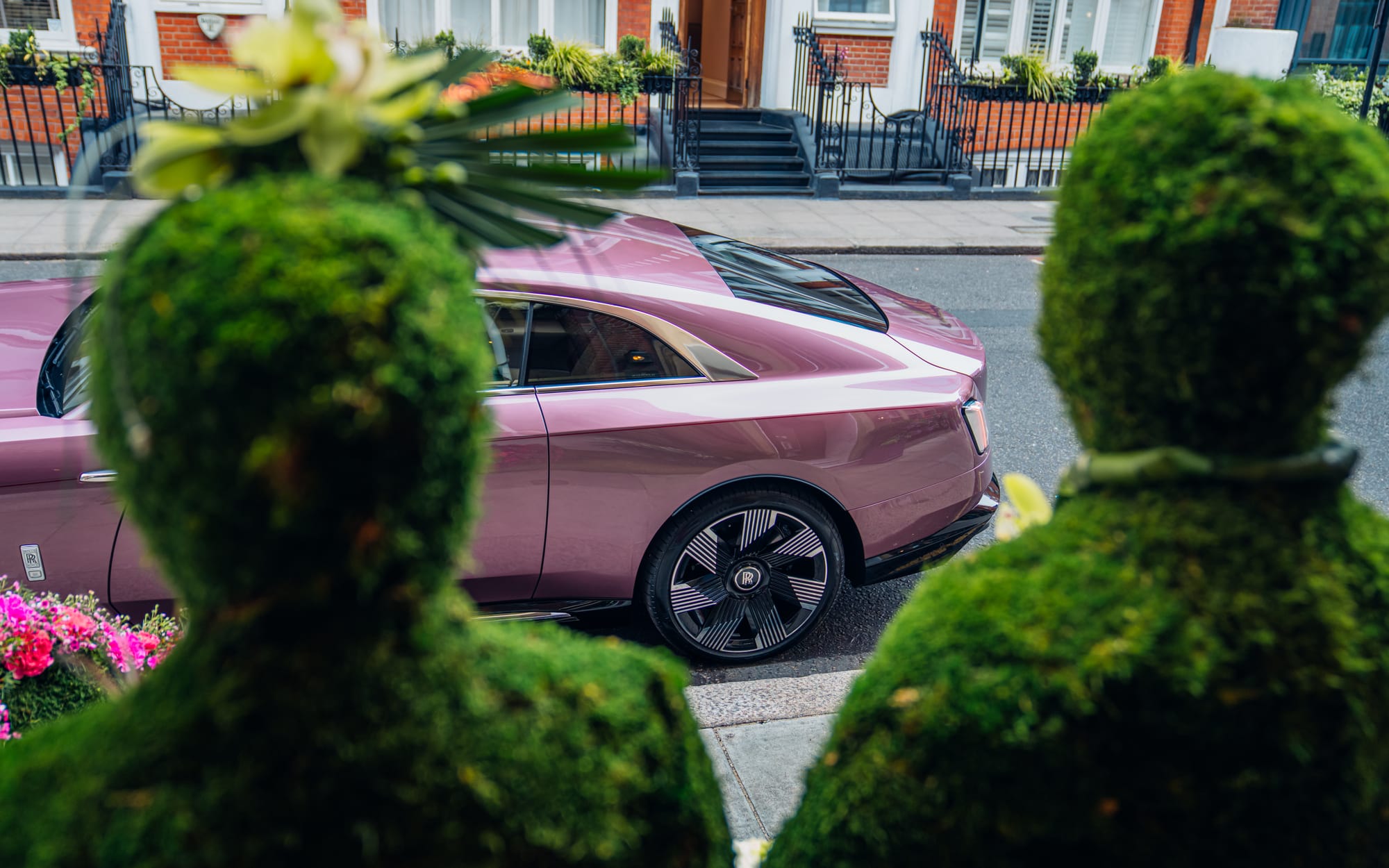 Rolls-Royce Reveals Bespoke Spectre at Chelsea Bloom