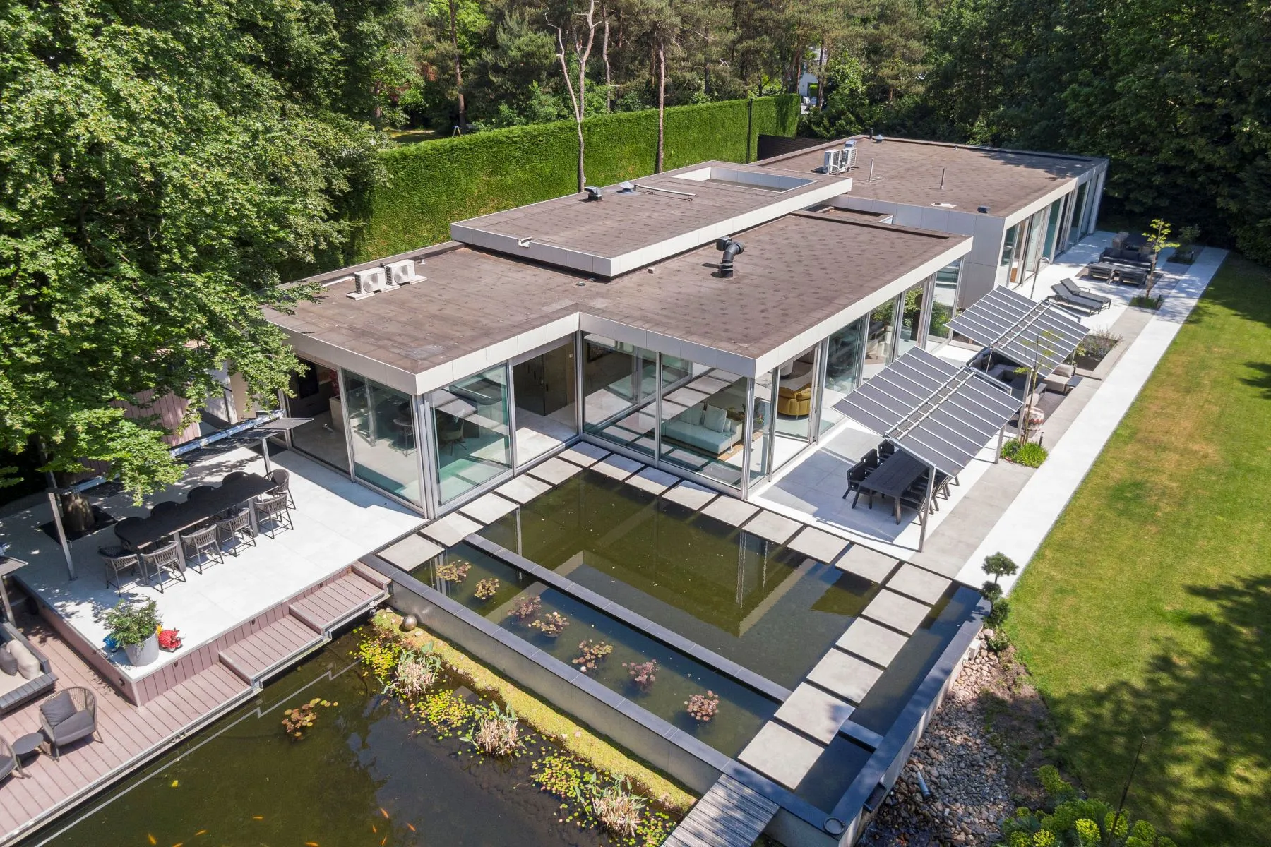 Stunning villa at Valkenstraat 29