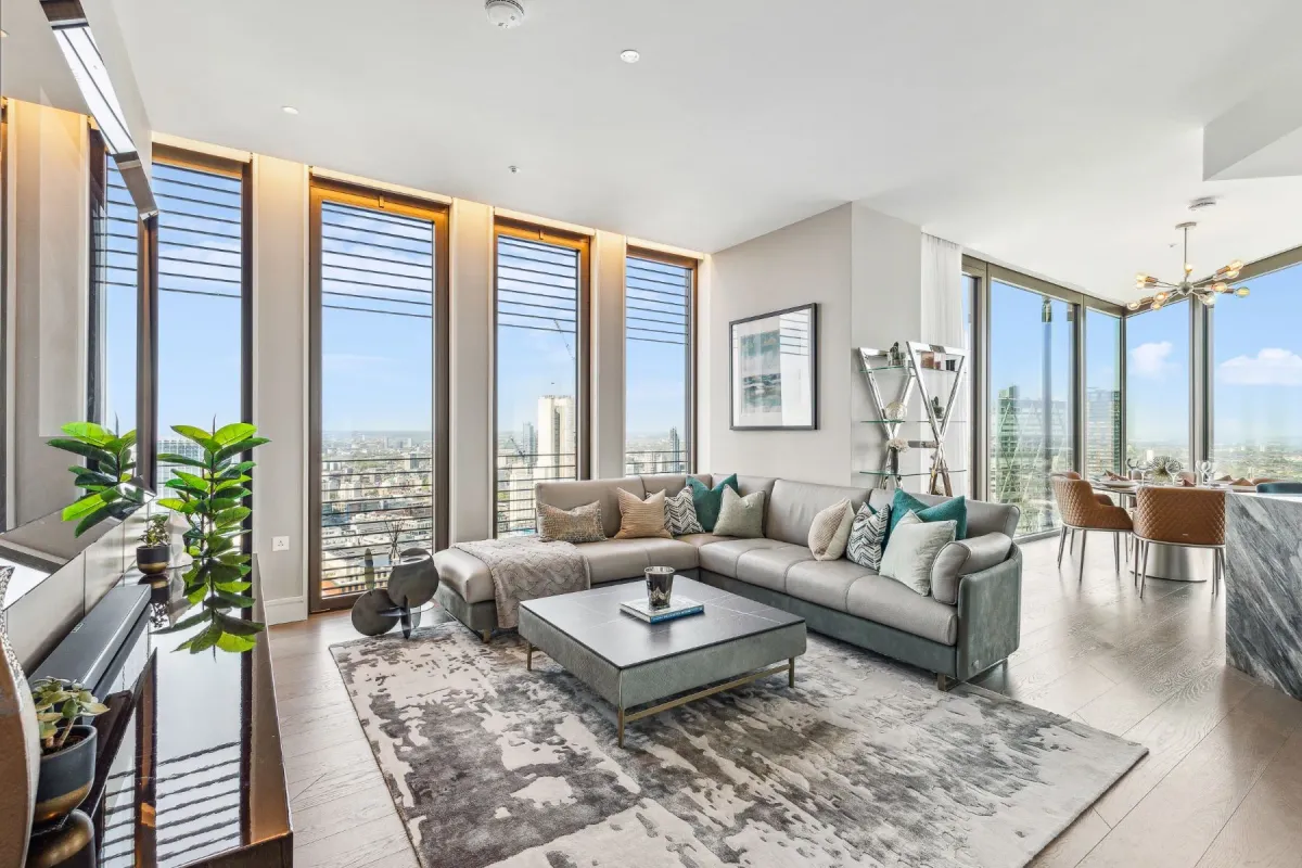 £3.5M Luxury 3-Bed Apartment with Iconic London Views